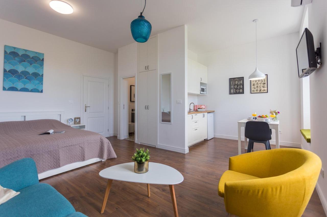 Bu2 Pula Studio Apartment Exteriör bild