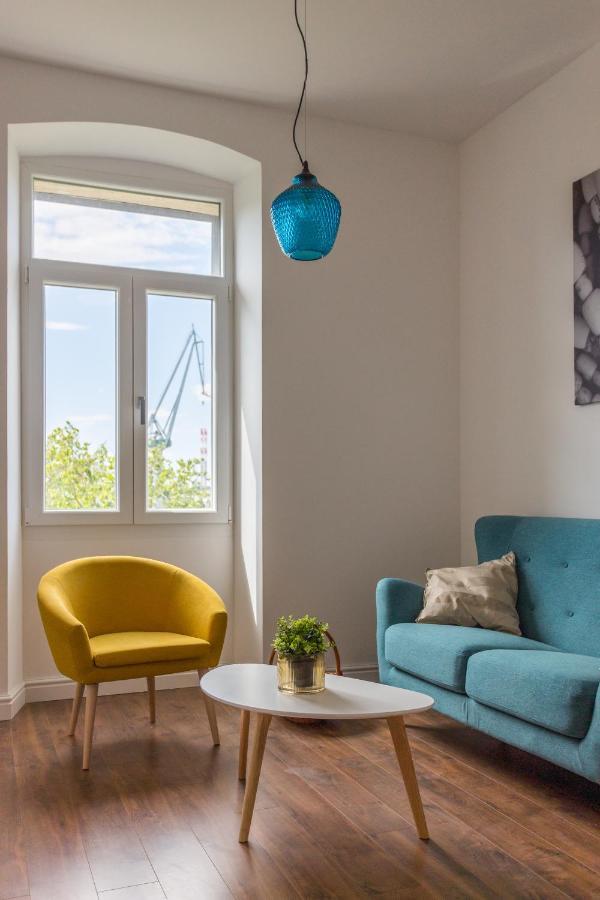 Bu2 Pula Studio Apartment Exteriör bild
