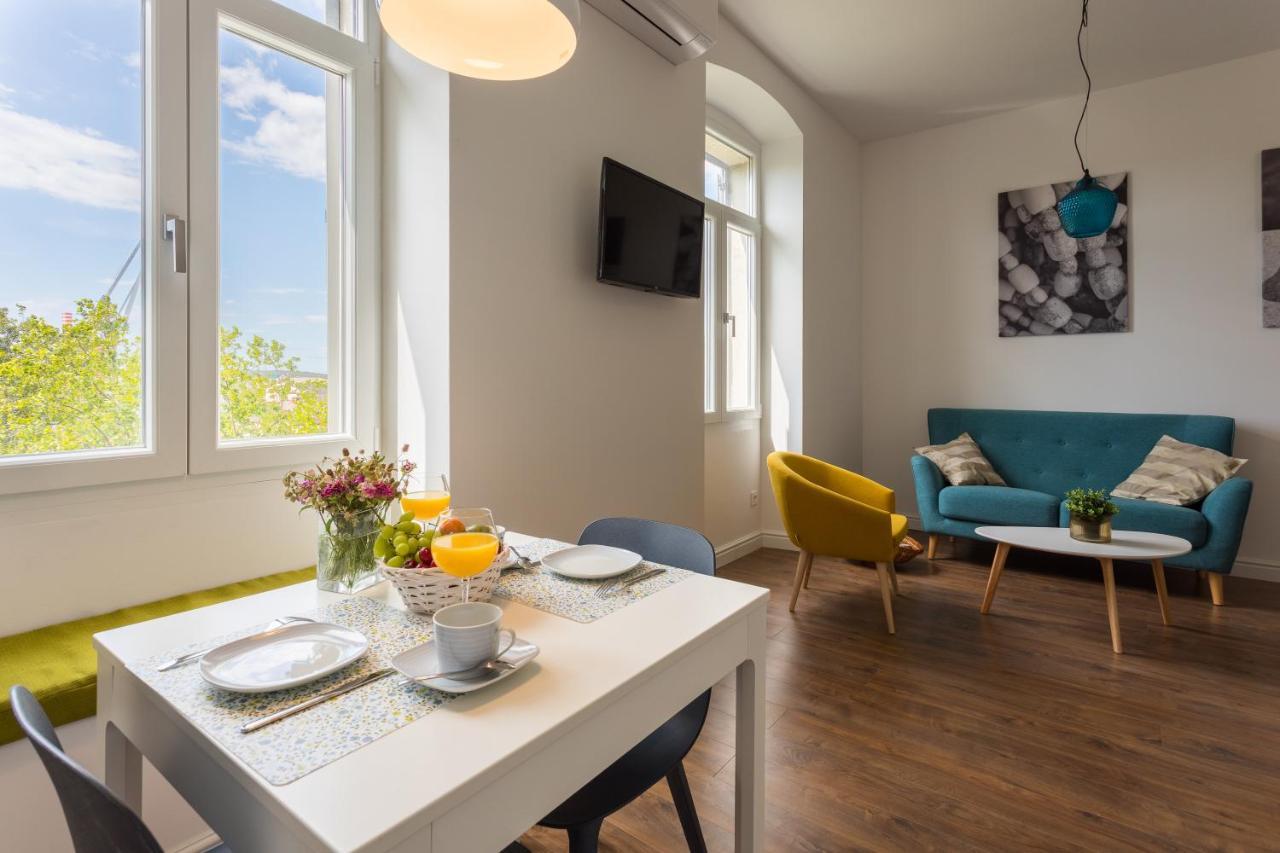 Bu2 Pula Studio Apartment Exteriör bild